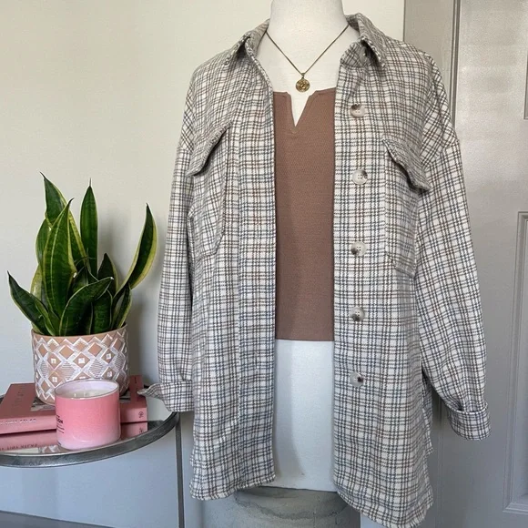 NWOT Paper Crane Oversized Flannel Shirt Jacket - Picture 3 of 7